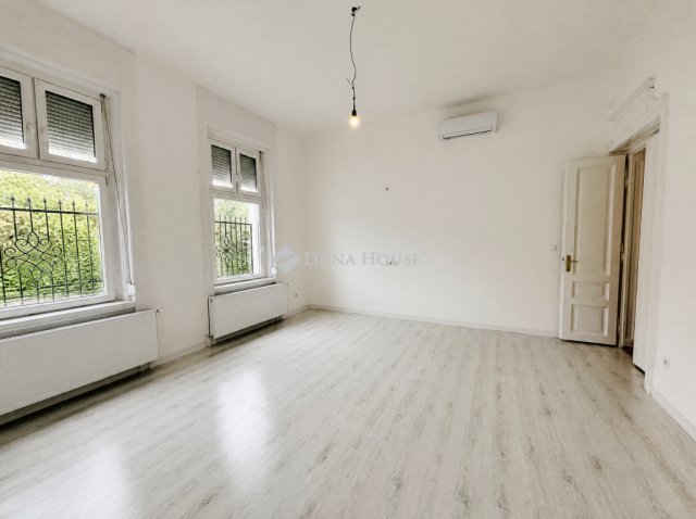 Eladó családi ház, Debrecenben 94.9 M Ft, 5 szobás