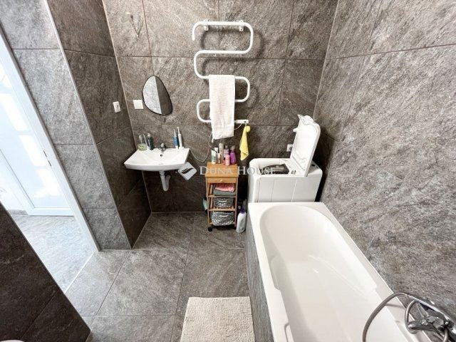 Eladó téglalakás, Budapesten, XX. kerületben 37.9 M Ft, 3 szobás