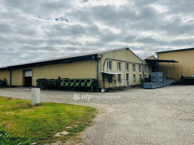 Eladó ipari ingatlan, Csengerben 450 M Ft / költözzbe.hu