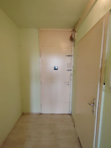 Eladó panellakás, Székesfehérvárott 33.9 M Ft, 1 szobás