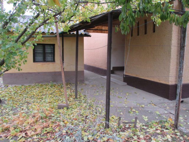 Eladó ikerház, Mezőhegyesen 3.5 M Ft, 2 szobás