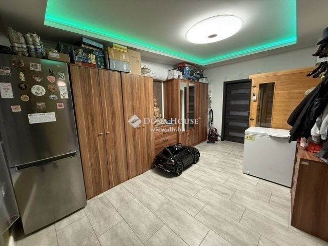 Eladó családi ház, Érden 119.9 M Ft, 6 szobás