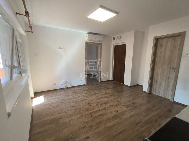 Kiadó téglalakás, albérlet, Budapesten, XV. kerületben
