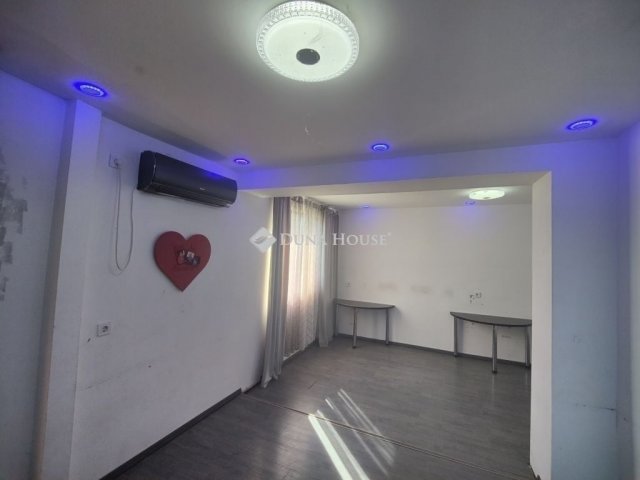 Eladó téglalakás, Üllőn 20.9 M Ft, 1 szobás