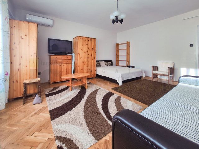 Eladó téglalakás, Szegeden, Földmíves utcában 48.5 M Ft