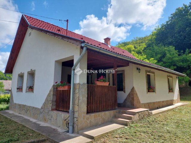 Eladó családi ház, Ozorán 80 M Ft, 3 szobás
