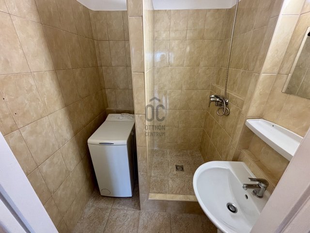 Eladó panellakás, Debrecenben 62.99 M Ft, 3 szobás