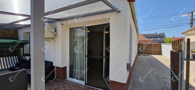 Eladó családi ház, Győrött 68 M Ft, 3 szobás
