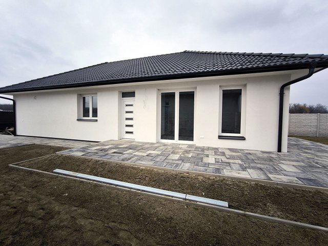 Eladó családi ház, Mosonmagyaróváron 109.9 M Ft, 4 szobás