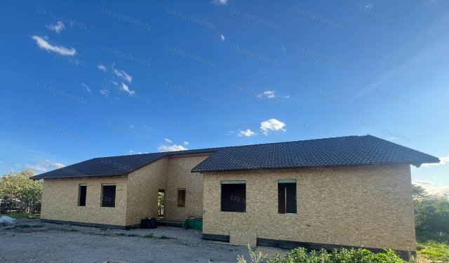 Eladó ikerház, Ácson 50 M Ft, 4 szobás / költözzbe.hu