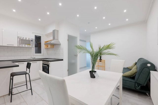 Eladó téglalakás, Budapesten, VII. kerületben 65.9 M Ft