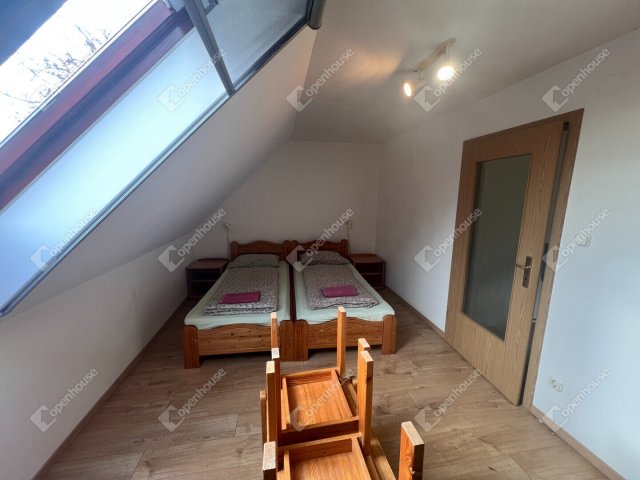 Kiadó ikerház, albérlet, Hegykőn 250 E Ft / hó, 3 szobás