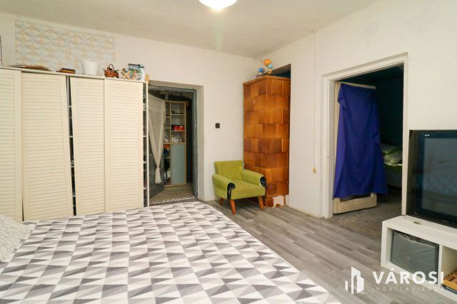 Eladó családi ház, Békéscsabán 21 M Ft, 2 szobás