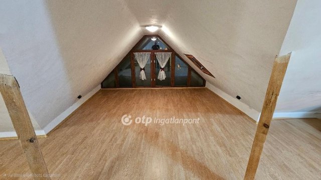 Eladó családi ház, Egerben 109.9 M Ft, 4+1 szobás