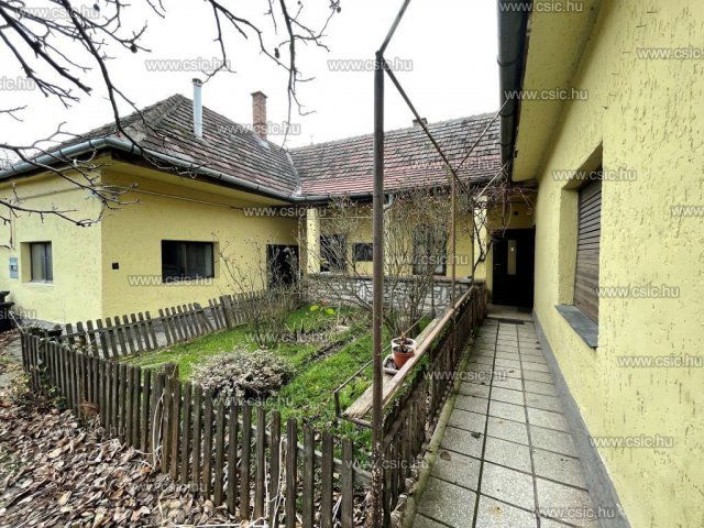 Eladó családi ház, Pomázon 73 M Ft, 5 szobás