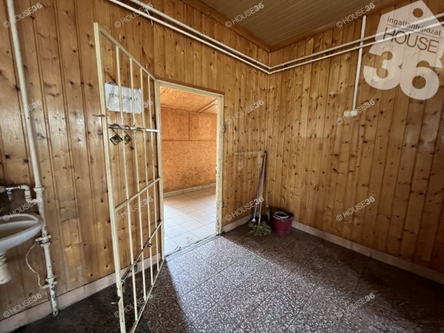 Eladó üzlethelyiség, Dunaegyházán 15.3 M Ft