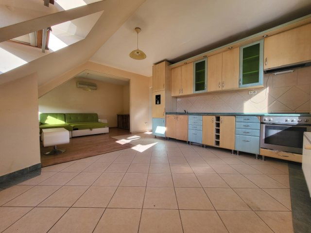 Eladó téglalakás, Komlón 33 M Ft, 2 szobás