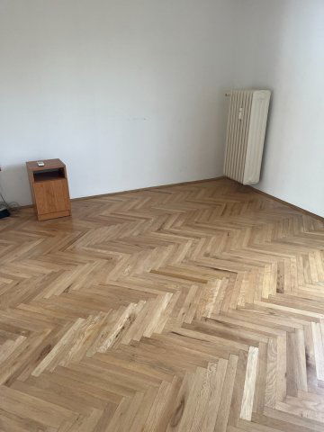 Kiadó panellakás, albérlet, Pécsett 140 E Ft / hó, 2 szobás