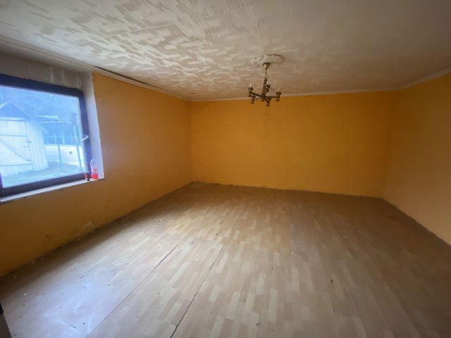 Eladó családi ház, Esztergomban 15.9 M Ft, 1 szobás