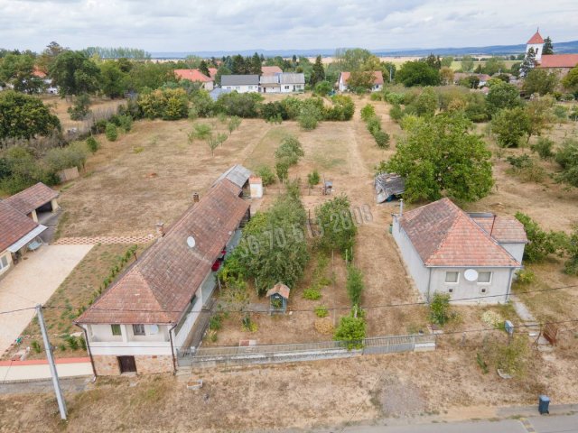 Eladó családi ház, Tereskén 20.9 M Ft, 3 szobás