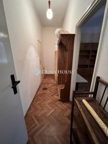 Eladó családi ház, Szombathelyen 69.99 M Ft, 6 szobás