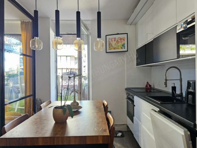 Eladó téglalakás, Budapesten, IV. kerületben 135 M Ft, 3 szobás