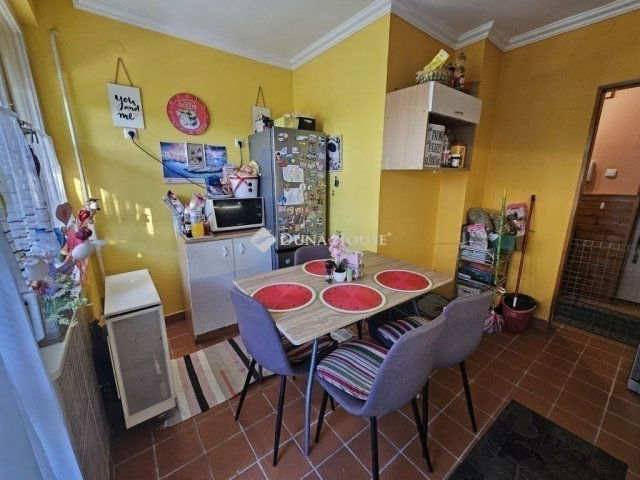 Eladó téglalakás, Kecskeméten 47 M Ft, 3 szobás