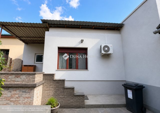 Eladó családi ház, Esztergomban 37.7 M Ft, 1+2 szobás