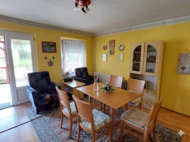 Eladó nyaraló, Dombóváron 39 M Ft, 4 szobás