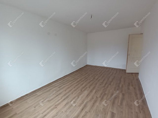 Eladó családi ház, Esztergomban 49.9 M Ft, 3 szobás