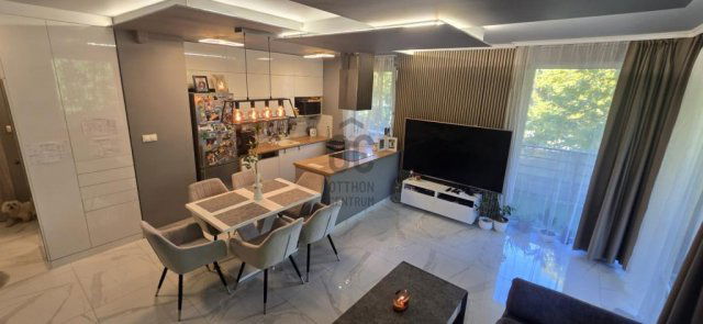 Eladó téglalakás, Budapesten, III. kerületben 142 M Ft, 3 szobás