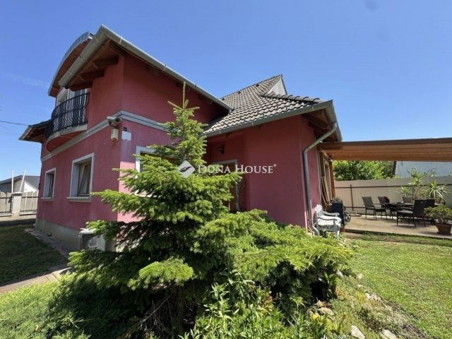 Eladó családi ház, Budapesten, IV. kerületben 124.99 M Ft