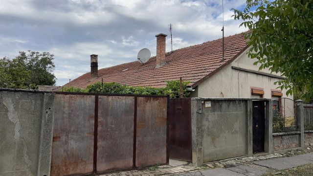 Eladó családi ház, Kiszomboron, Porgányi utcában 11.9 M Ft
