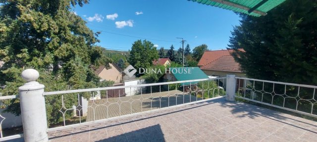 Eladó családi ház, Budapesten, II. kerületben 192 M Ft, 7 szobás