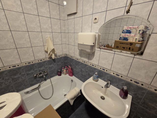 Eladó iroda, Nyíregyházán 0.3 M Ft, 3 szobás
