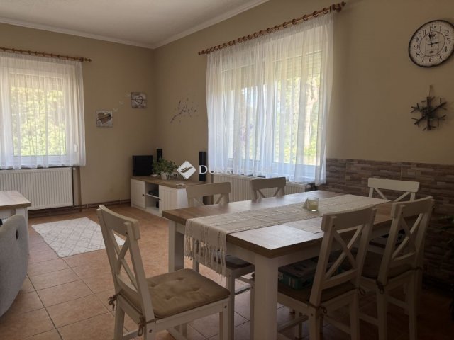 Eladó családi ház, Nyergesújfaluban, Idom utcában 69.9 M Ft