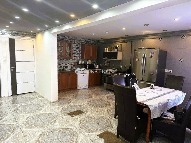 Eladó családi ház, Nagykőrösön 85 M Ft, 6 szobás