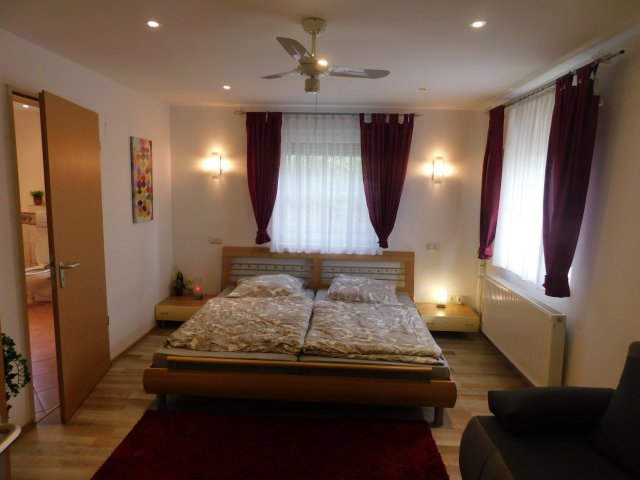 Eladó családi ház, Keszthelyen 141.545 M Ft, 5 szobás