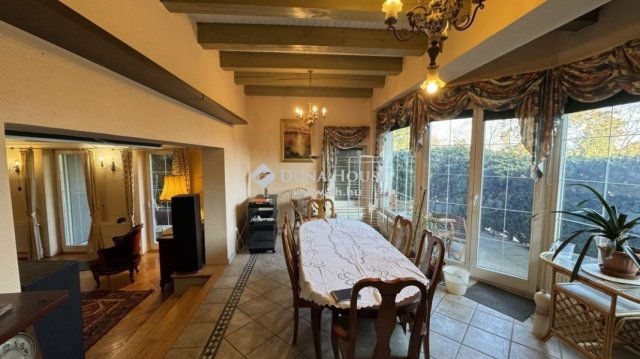 Eladó családi ház, Tahitótfalun 147 M Ft, 5+1 szobás