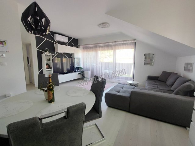 Eladó téglalakás, Gödöllőn 92.9 M Ft, 2+1 szobás