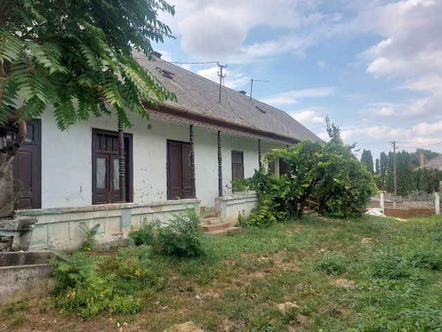 Eladó családi ház, Göllén 7.5 M Ft, 3 szobás