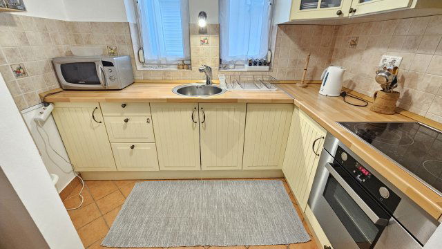 Eladó téglalakás, Budapesten, VIII. kerületben 64.5 M Ft