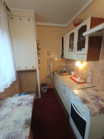 Eladó panellakás, Oroszlányban 34.99 M Ft, 3 szobás