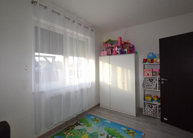 Eladó ikerház, Debrecenben 108 M Ft, 3 szobás