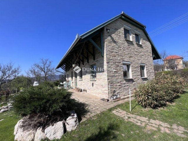 Eladó családi ház, Pécsett 65 M Ft, 3 szobás