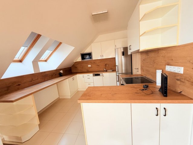 Kiadó téglalakás, albérlet, Tatán 400 E Ft / hó, 4 szobás