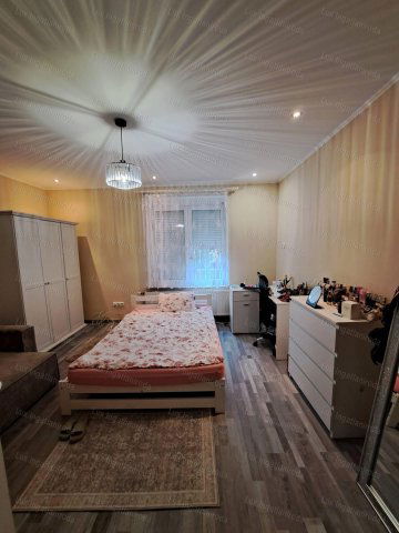 Eladó téglalakás, Oroszlányban 43.6 M Ft, 2 szobás