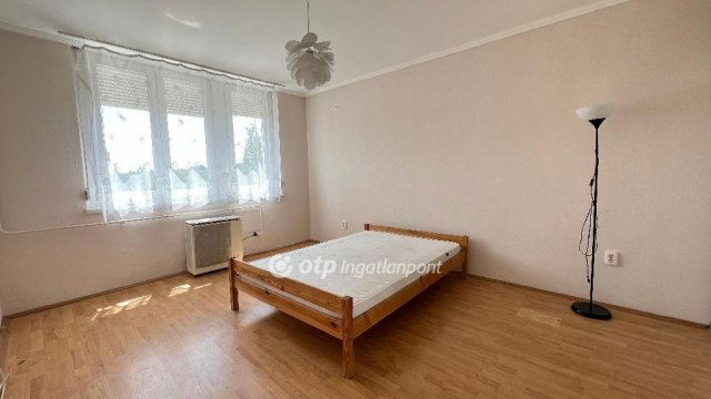 Eladó téglalakás, Egerben 36 M Ft, 1+1 szobás