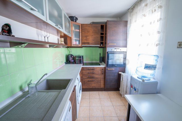 Eladó panellakás, Pécsett 41.9 M Ft, 2 szobás