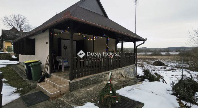 Eladó nyaraló, Magyarhertelenden 24.99 M Ft, 3 szobás